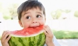 湖北小孩吃瓜视频大全,萌态百出，笑料连连