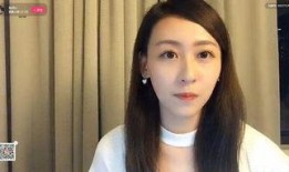 女主播吃网纹瓜的视频,美味与趣味并存