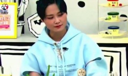 阿姨吃瓜李宇春视频,揭秘明星幕后趣闻