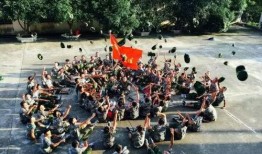 军训姐跳舞吃瓜视频播放,视频播放量爆表引网友热议